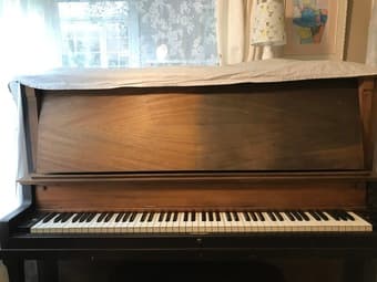 upright piano 1