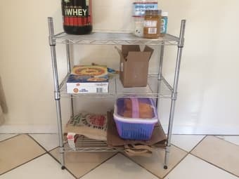 Stackable metal shelf 1