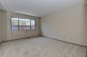 1 bedroom with shared bath in Redwood city 3