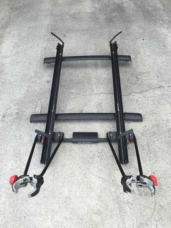 Yakima RaptorAero bicycle roof rack 1