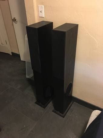 JBL Floorstanding Loudspeaker Pair (Black) 1