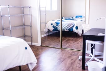 Spacious modern furnished room 5 minutes drive from Stanford 2