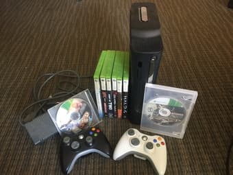 Xbox 360 + games 2
