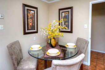 House that is perfect for a professional, grad student, or fellow 2