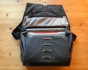 Peak Design Everyday Messenger Bag 15" Charcoal [Excellent Condition] 2