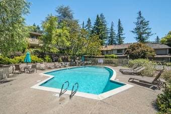 Room available in Menlo Park (on Sand Hill, 10 min from Stanford) 2