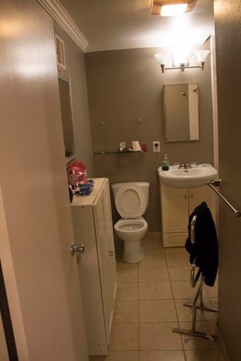 One Bedroom in Spacious Twin Peaks House 2