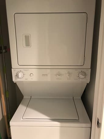 General Electric Washer Dryer Combo WSM2700DAWWW 1