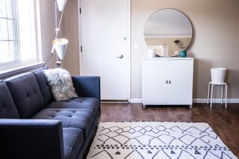 Spacious modern furnished room 5 minutes drive from Stanford. 1