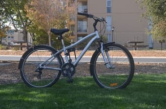 Marin Stinson Comfort Bike with a U-lock 1