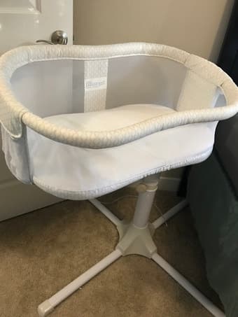 Halo Bassinet almost brand new 1