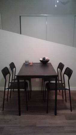 Table+ 4 chairs 1