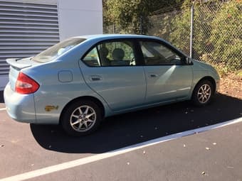 2002 Toyota Prius - Solid reliability & gas mileage 2