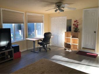 Los Altos Hill 超大豪宅中的一Studio即日起招租 骑车15分钟到斯坦福大学 开车10分钟 2