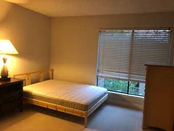 Furnished room + private bathroom in MV 1