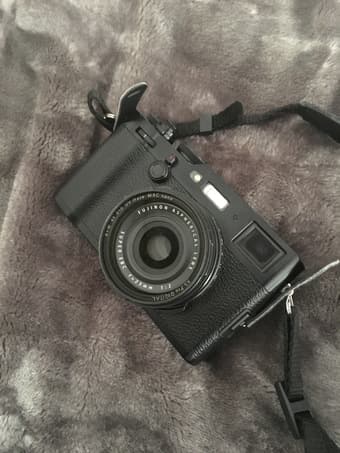 Fuji X100F Camera (like new) 2