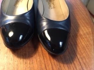 Size 6 Ferragamo shoes, Understated Elegance 2