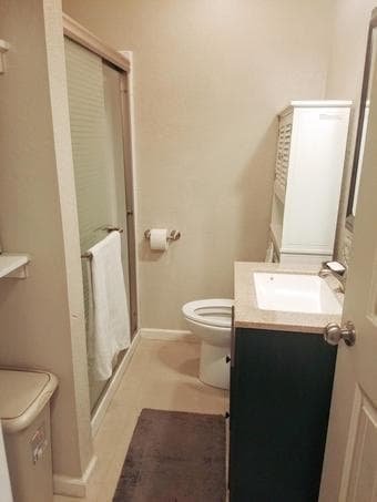 Sunny Spacious Large closet Fully furnished and Private bathroom 3