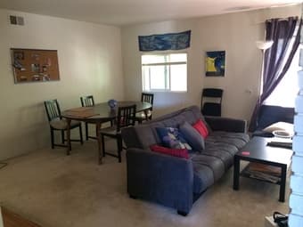 Spacious, quiet master bedroom quick bikeride from campus: Nov + Dec 3