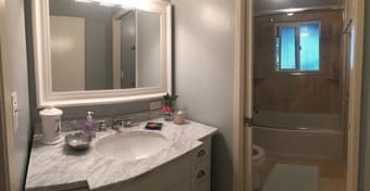 Room with bathroom available in a house in West Menlo Park 1