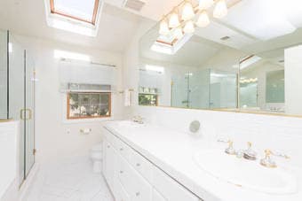 Sublet room in beautiful 1 acre estate available around November 3