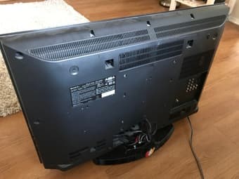 Sony Bravia (32") TV 3