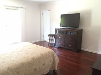 Palo Alto/Los Altos Area - Newly Remodeled Furnished Studio 2