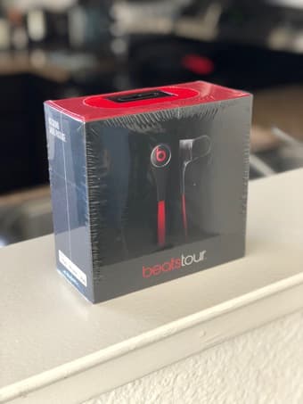 Unopened Beats Tour2 Wired In-Ear Headphone - Black 1