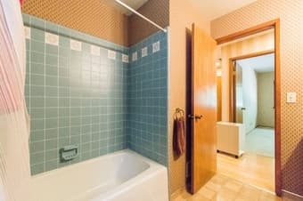 Your own private bedroom in an amazing house - come meet us! 3