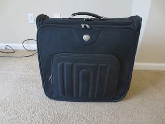 Rolling garment bag 1