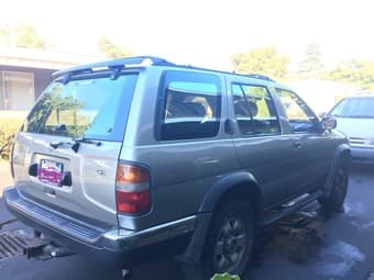 1999 Nissan Pathfinder 2