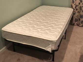 TWIN mattress+ Twin frame 2
