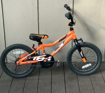 Giant, child bicycle orange 1