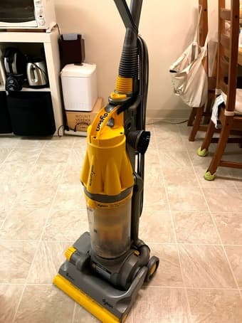 Dyson DC07 Upright Vacuum 1