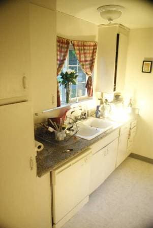 Master Bedroom Available in Menlo Park Apartment 3