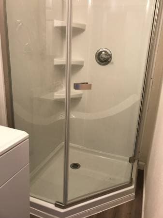$1400 / 135ft2 - New Remodeled Studio private Entry and bath and show 3