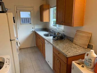 FURNISHED PRIVATE ROOM (1B in 2BR 1BA) AVAILABLE 3