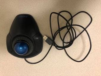 Kensington orbit trackball with scroll ring 1