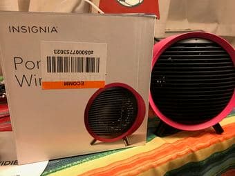 INSIGNIA portable heater 1