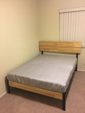 Full size Mattress (like new one) 1