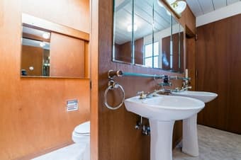 "We have an empty room in our amazing house! Come check it out! 3
