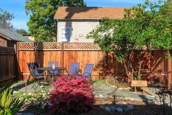 Shared Rooms / Girls Room / Co Ed and Private Room @ Rentashare 3