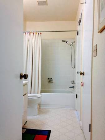 Private quiet room@great location 3