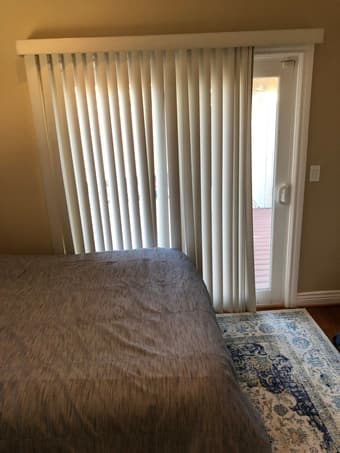 Single room in a 4-bdrm, 3-bathroom house 1