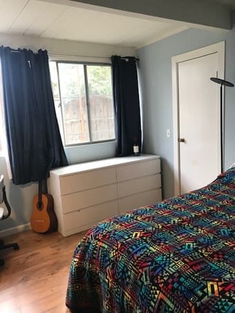 Avail 3/1 furn room w/private bath in large modern house 3