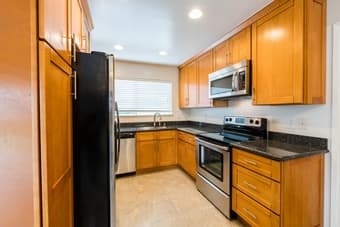 Live in a Mountain View house! Room for rent 2