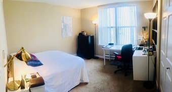 Room with private bathroom Sandhill Rd, very close to medical school 1