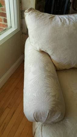 Comfy couch/sofa (Mountain View) 3
