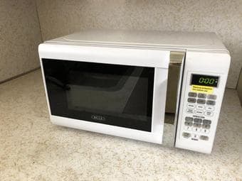 Move out sale: Microwave, Fan, Hangers... lowest price 1