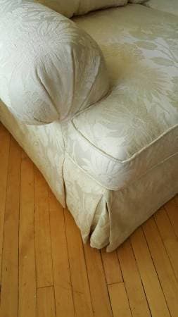 Comfy couch/sofa (Mountain View) 2